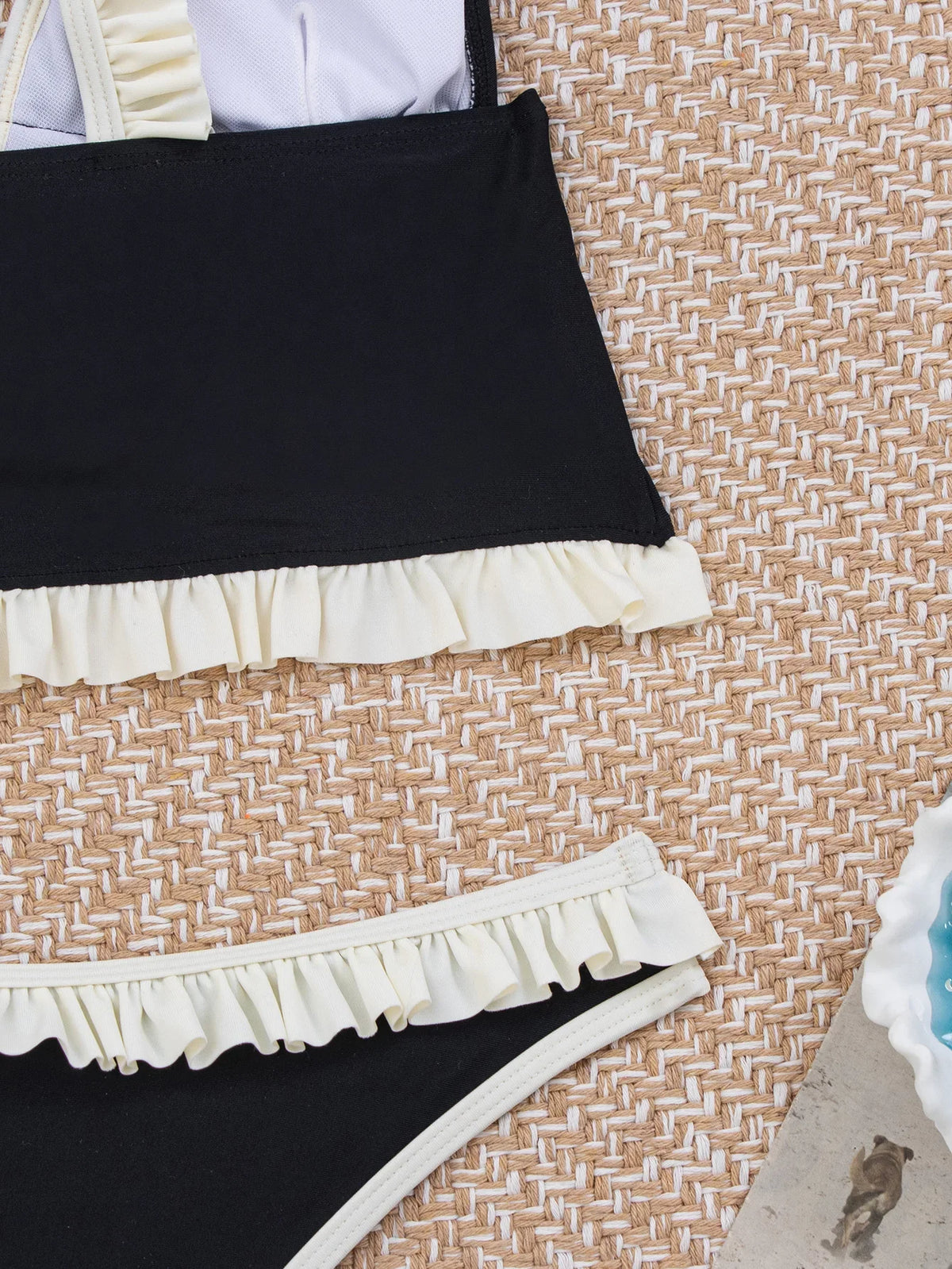 Sexy Front Tie Lace Trim Bikini Set Women Black Contrast Push Up Top Ruffles Thong Swimsuit Summer Holiday Bathing Suit Swimwear