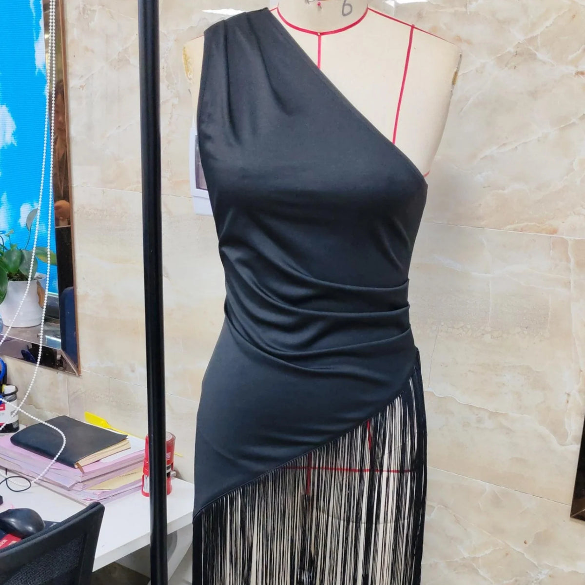 Women's Summer One Shoulder Tank Tops Fashion Sleeveless Solid Color Ruched Tassel Hem Slim Fit Vest
