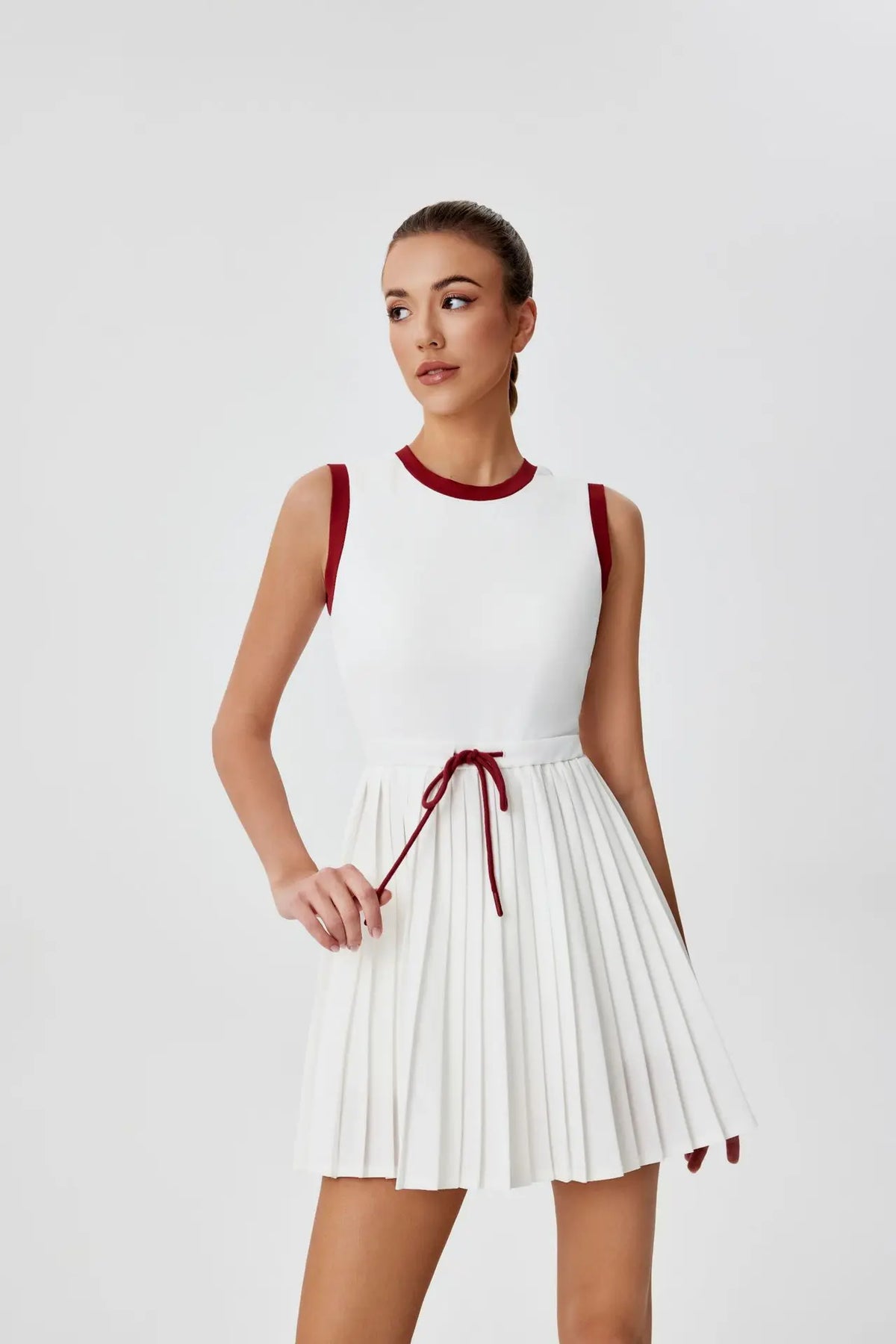 Summer Round Neck One-piece Tennis Dresses for Women White Contrast Sleeveless Drawstring Built-in Shorts Fitness Pleate Skirt