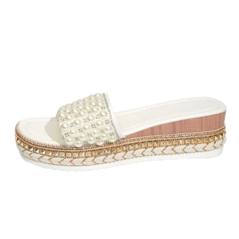 Shiny Crystal Pearl Platform Slippers Women Fashion Rivet Decor Wedge Sandals Woman Summer 2026 Non Slip Thick Sole