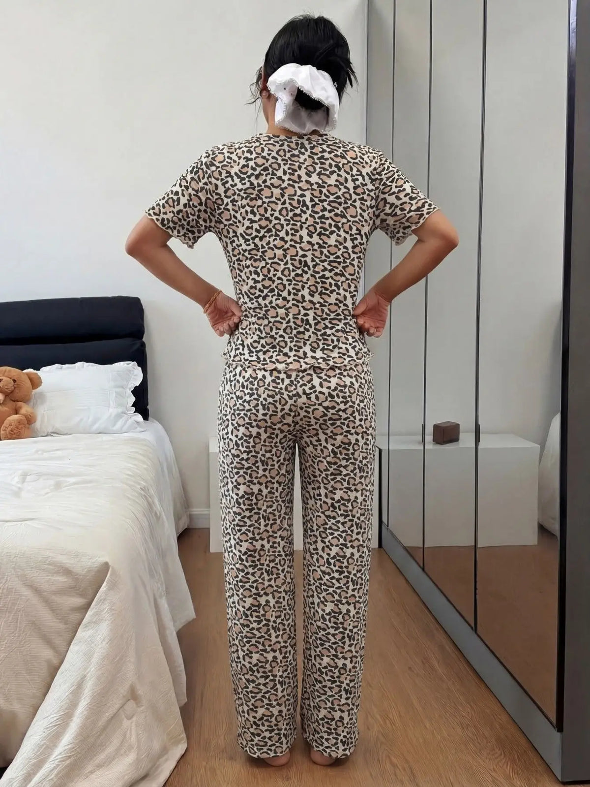 New Fashion Leopard Printed Short-Sleeved Pajamas Set Women's Sleepwear Casual Loose Tops and Trousers Set Loungewear