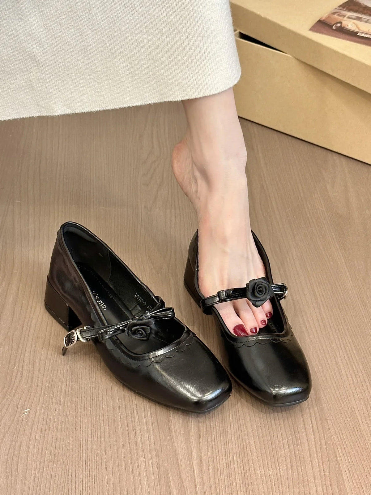 2026 Floral Rose Women Mary Jane Shoes Fashion Buckle Strap Thick Heel Shoes Ladies Elegant Daily Wedding Leather Dress Pumps