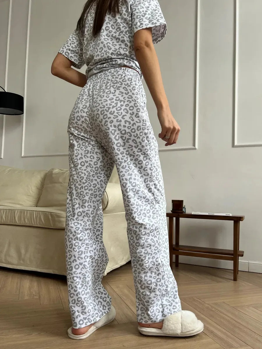 New Women's Sleepwear Two-Piece Set Summer Hot Item Leopard Print Girl Simple Casual Comfortable Home Suit Set T-Shirt Pants