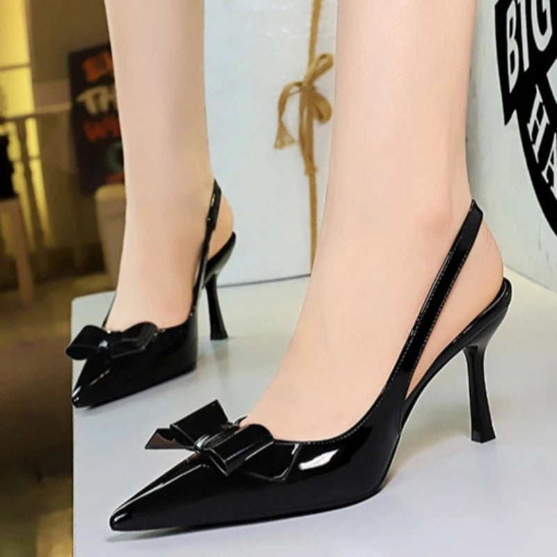 Luxury Designer Burgundy Suede Ankle Strap Pumps Sexy Pointed Toe Ankle Buckle Elegant Heels Fashion Wedding Party Shoes Shoes