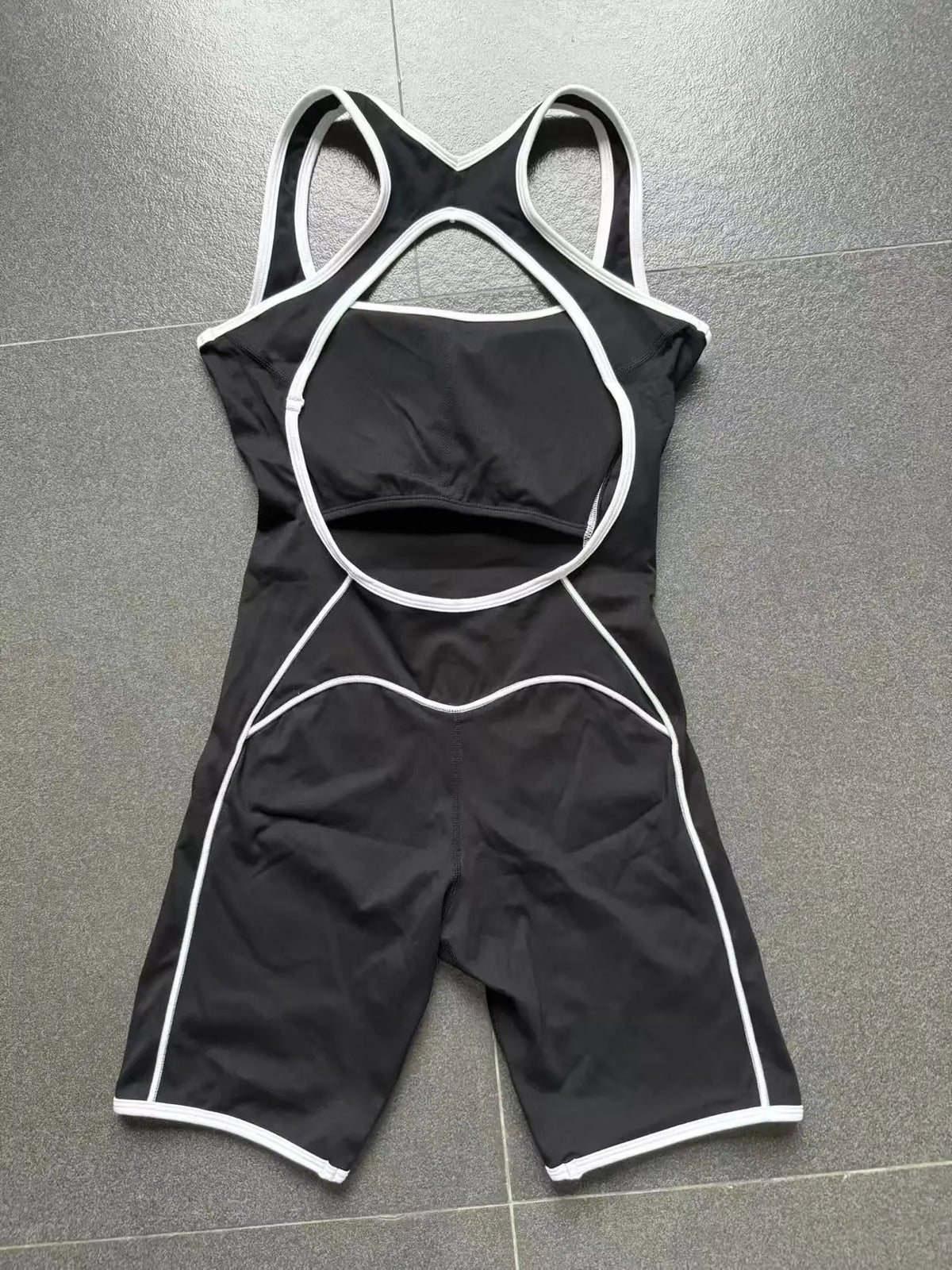 Summer New Gym Romper Padded Outdoor Sports Jumpsuit Hollow Open Back Yoga Suit Dance Sports Bodysuit Hip Lift Workout Yoga Sets