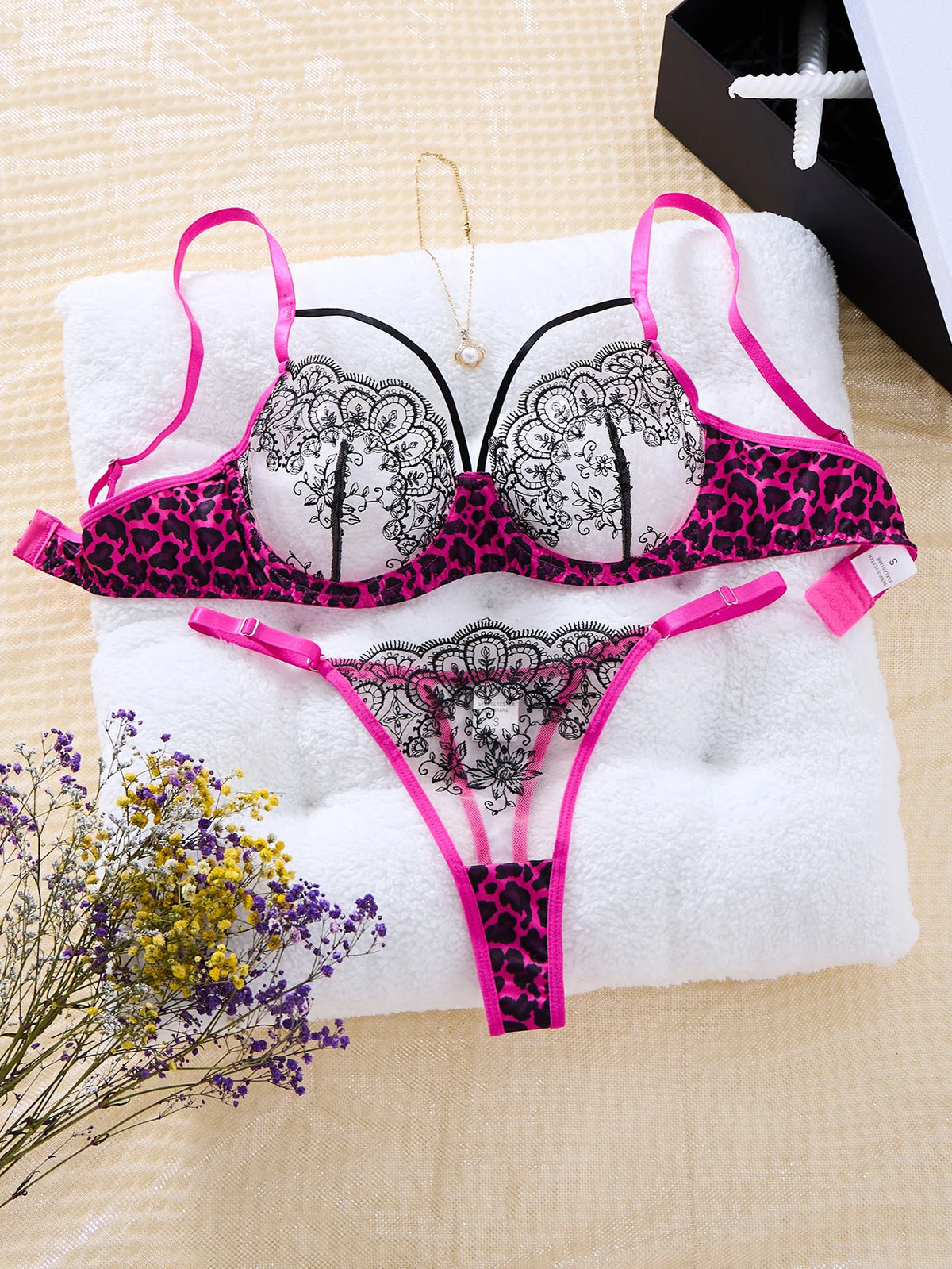 Magenta leopard print patchwork lace lingerie set-Sexy see-through chiffon demi-cup shaping bra thong set for two piece ZA825120