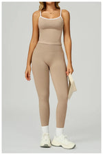 2 Pieces Women's Seamless Yoga Set Fitness Running Sports Set Slim Fit High Waist Beautiful Back Tracksuit