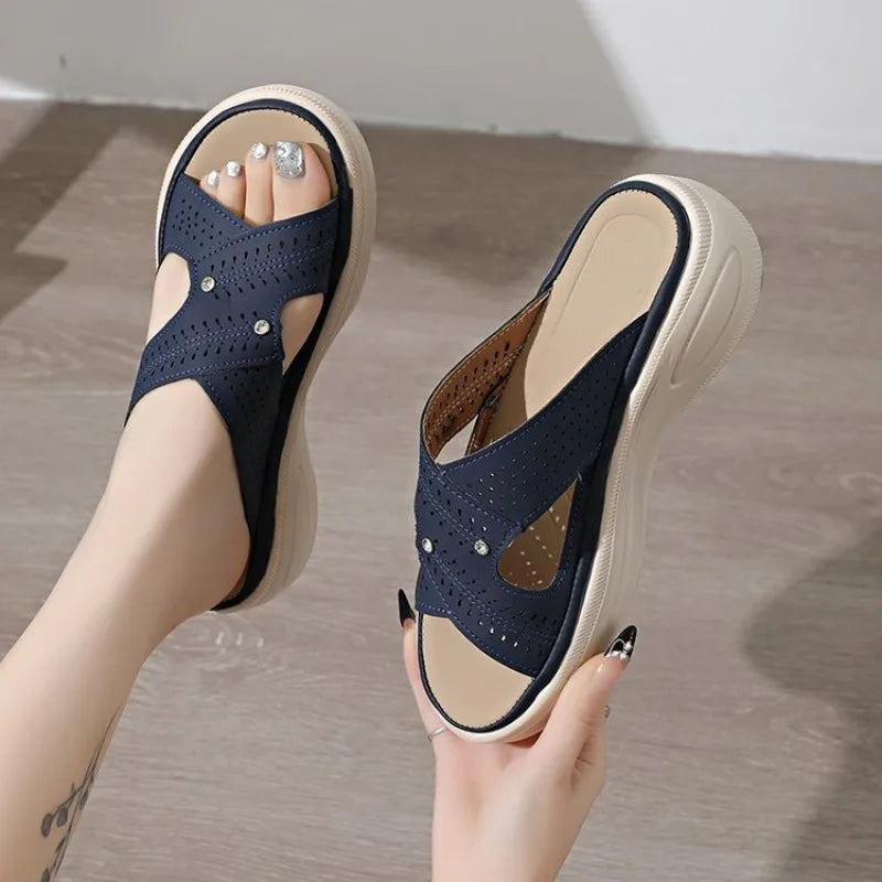 2026 Summer New Women's Sandals Platform Shoes Hollowed-Out Breathable Lightweight Heel-Boosting Casual Outdoor Slippers
