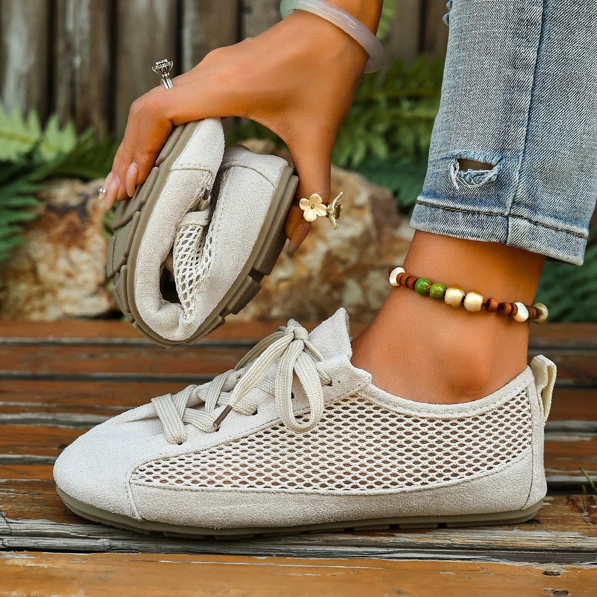 Women Mesh Lace‑Up Flat Sneakers Breathable Mesh Upper Round Toe Lightweight Retro De Training Casual Walking Summer Shoes