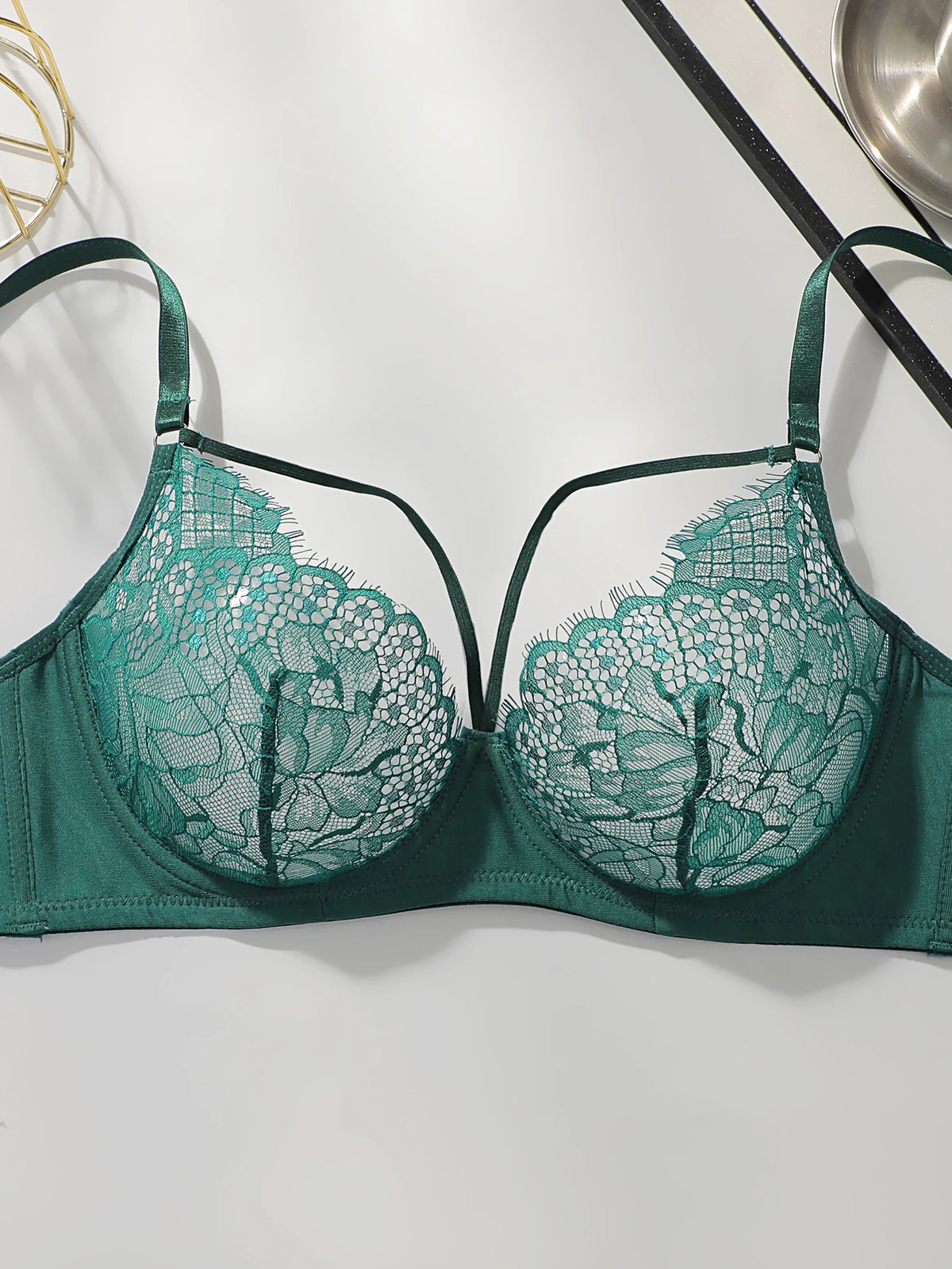 1 Pcs High Quality Sexy and Hot Green Lace Lingerie Sexy Cross Strap Bra Women's Underwear Push Up Bra Fashion Party Bra MR2986
