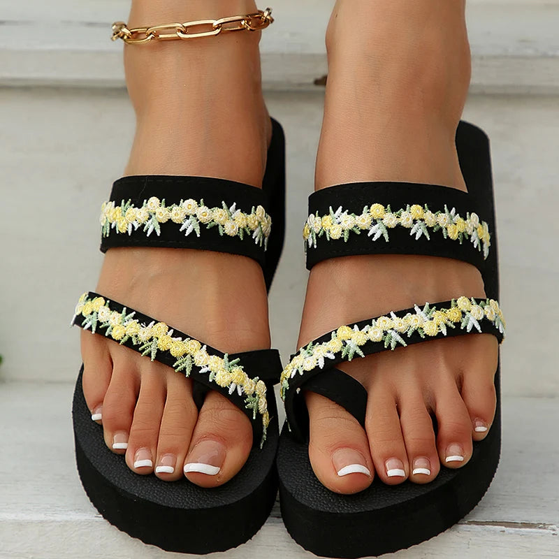 2025 Thick Bottom Clip Toe Slippers for Women Fashion Floral Fabric Wedge Sandals Woman Summer Eva Wear-Resistant Slides Female