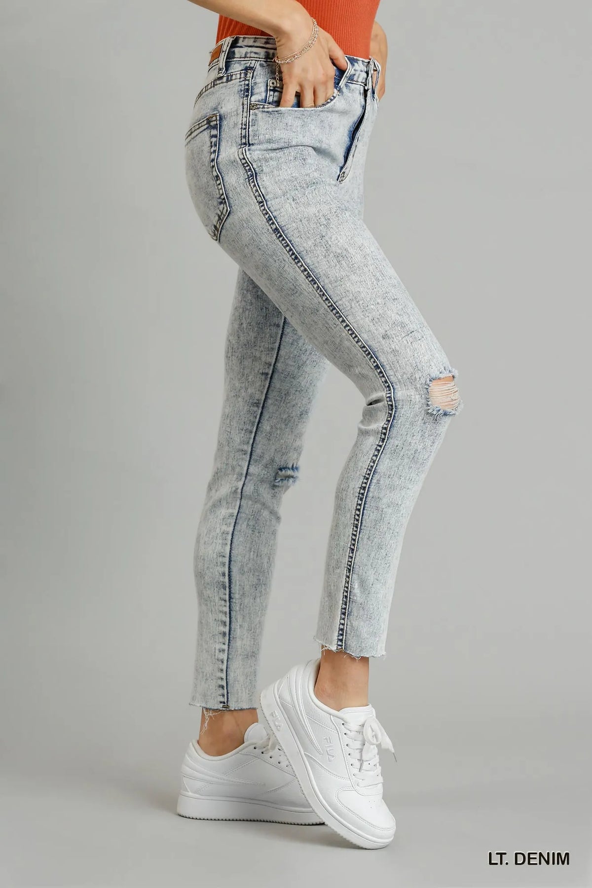 Umgee 5-Pockets Distressed Detail Stretch Denim Skinny Jeans with Unfinished Hem