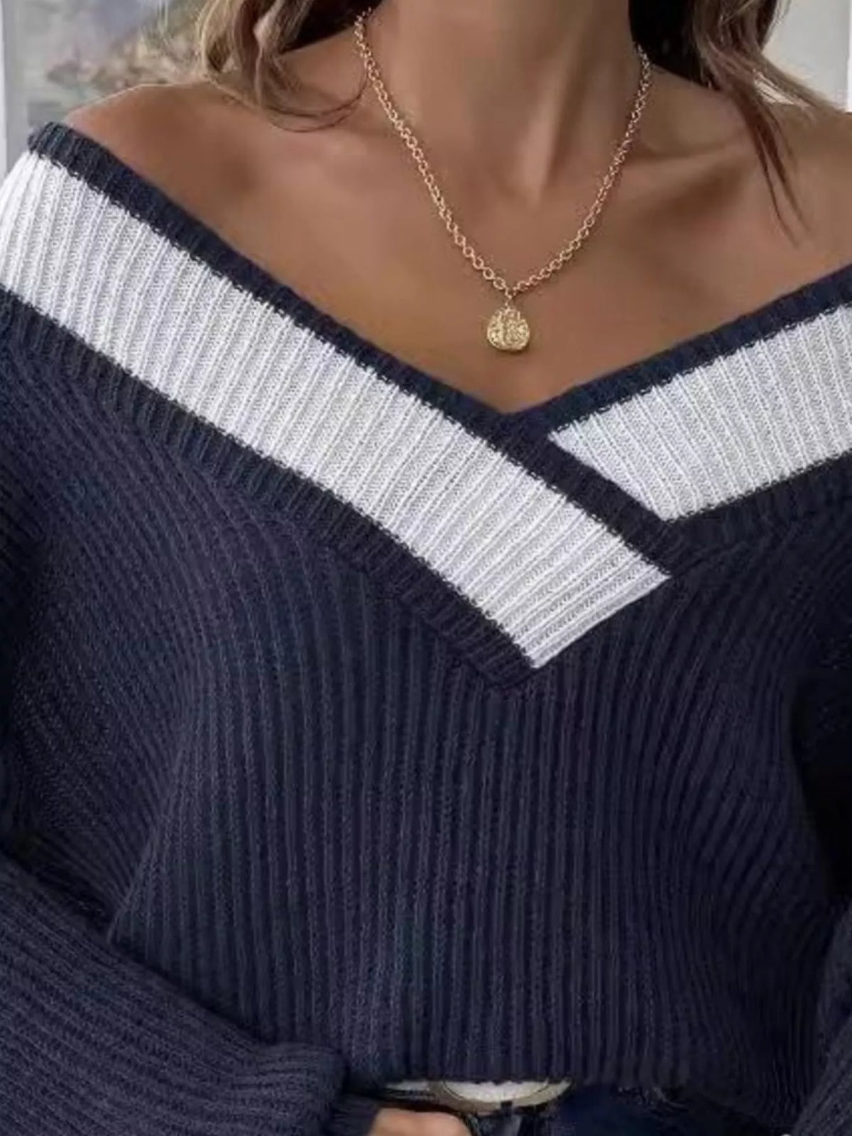 Contrast Trim V-Neck Ribbed Sweater