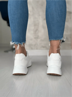 Alyssa Sneakers: Stylish Footwear