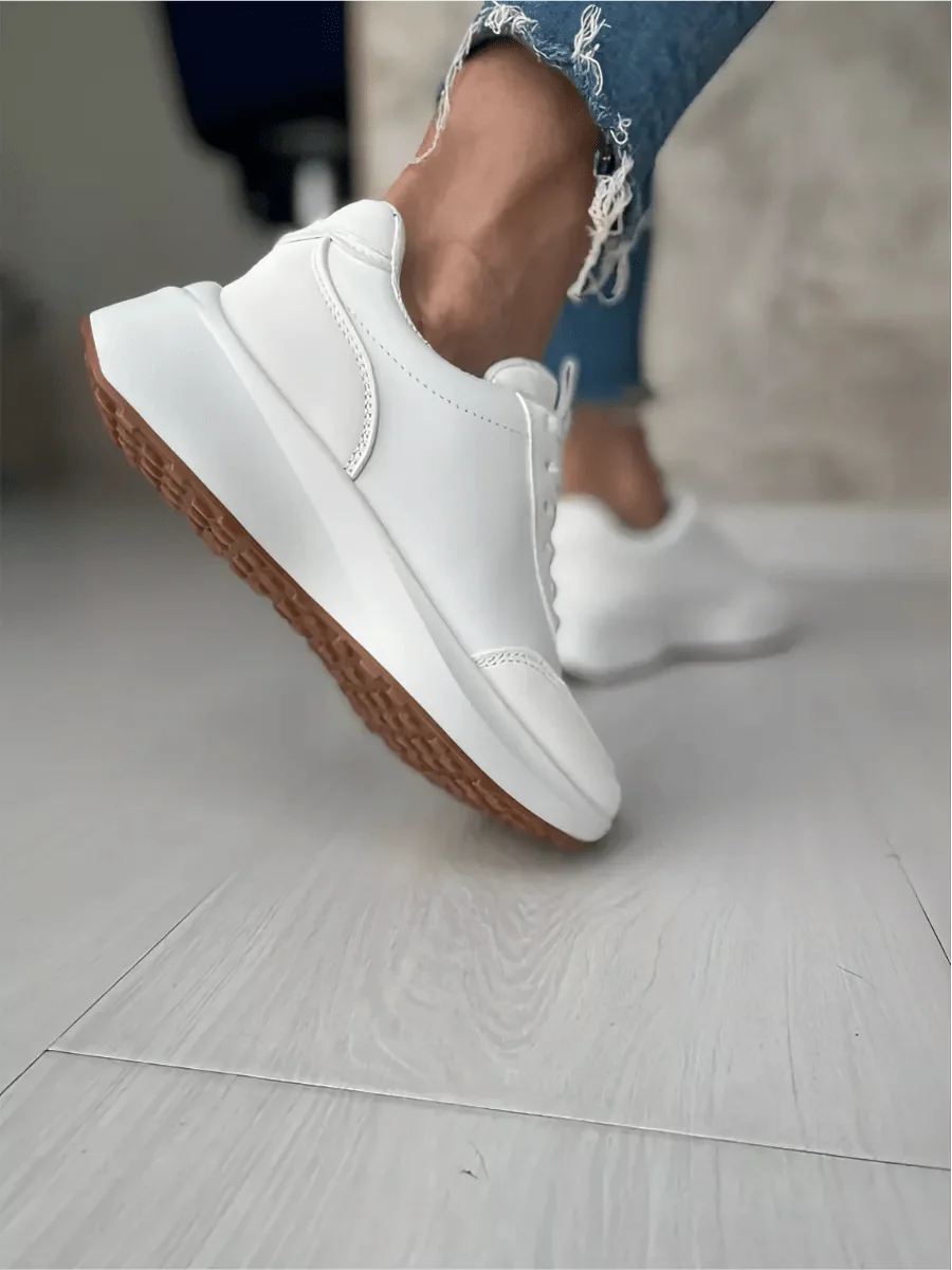 Alyssa Sneakers: Stylish Footwear