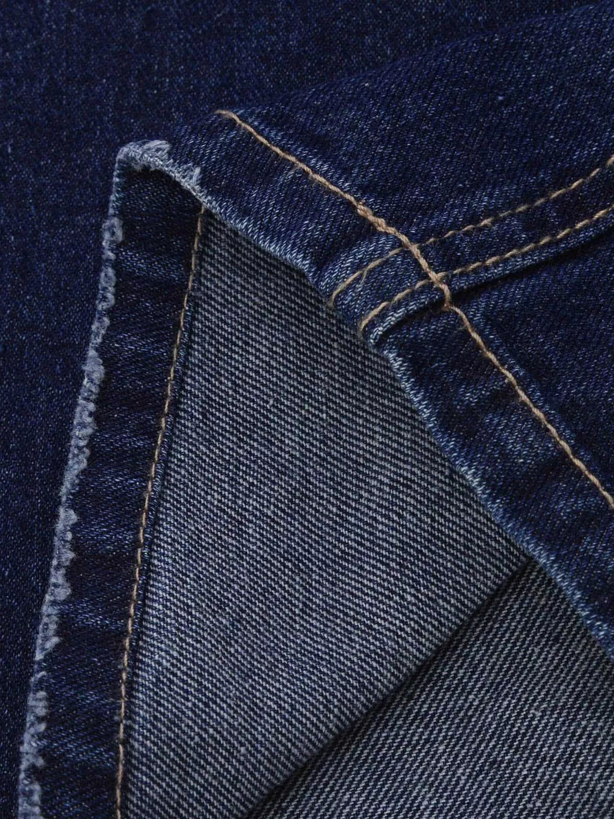 Distressed Loose Fit Jeans