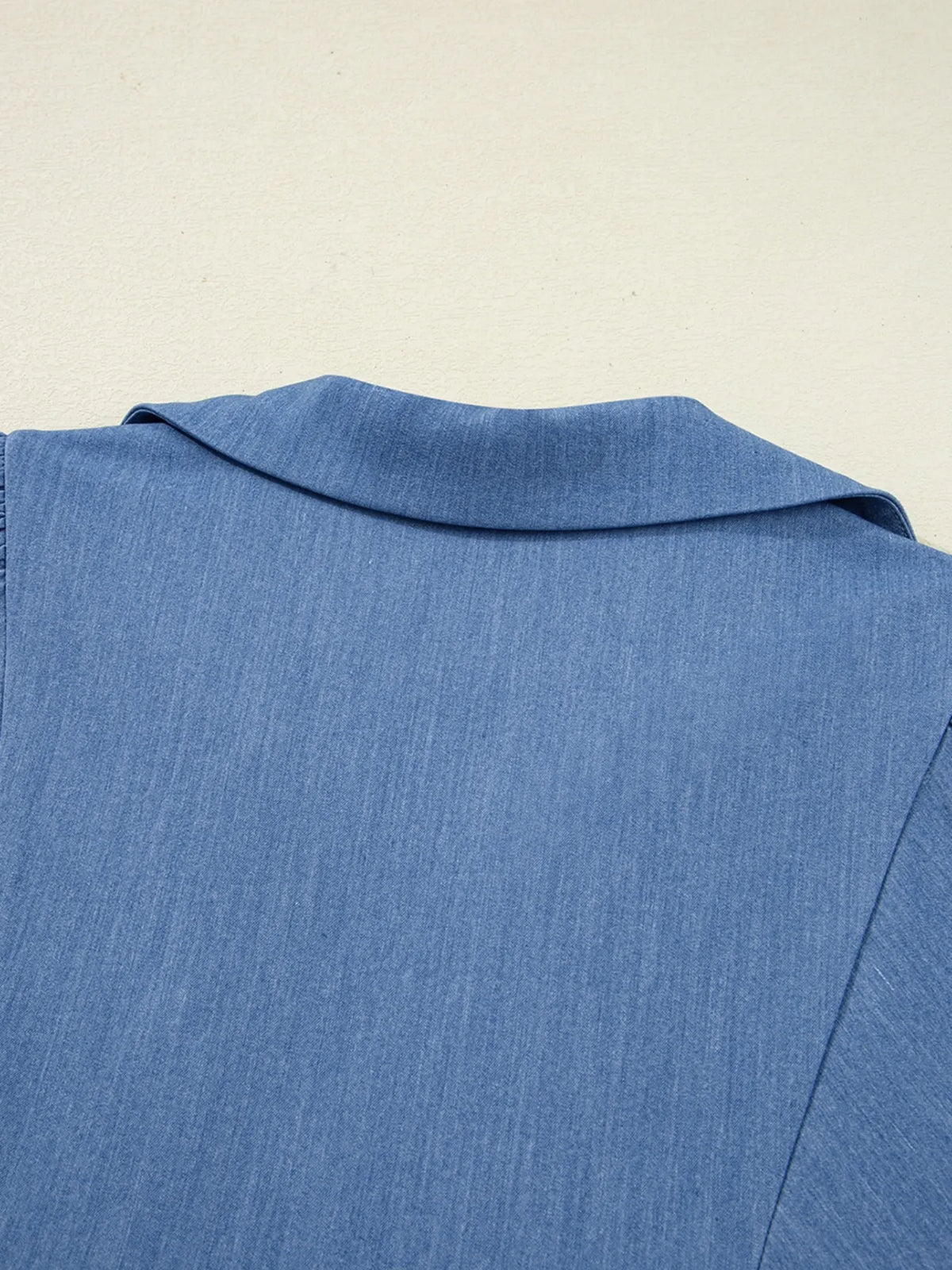 Collared Neck Contrast Trim Balloon Sleeve Blouse
