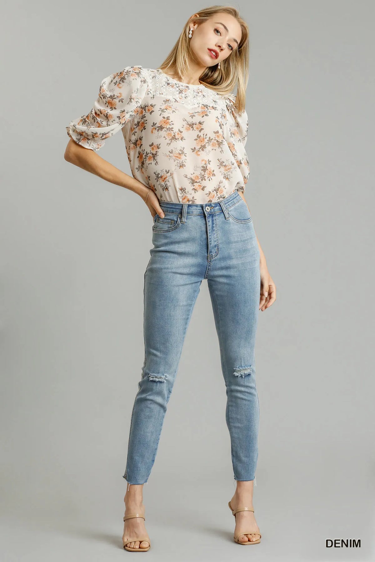 Umgee 5-Pockets Distressed Detail Stretch Denim Skinny Jeans with Unfinished Hem