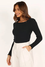 Lettuce Edge Round Neck Long Sleeve T-Shirt