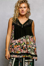 POL Lace Detail Floral V-Neck Tank