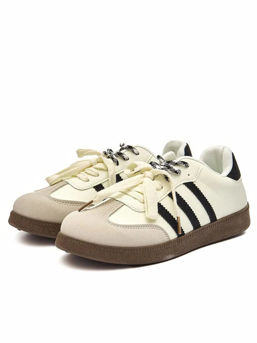 Lillian Sneakers - Timeless Chic Comfort for Every Occasion