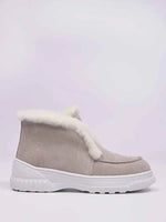 Ana Sneakers: Comfort and Style perfected.