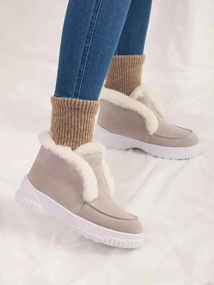 Ana Sneakers: Comfort and Style perfected.