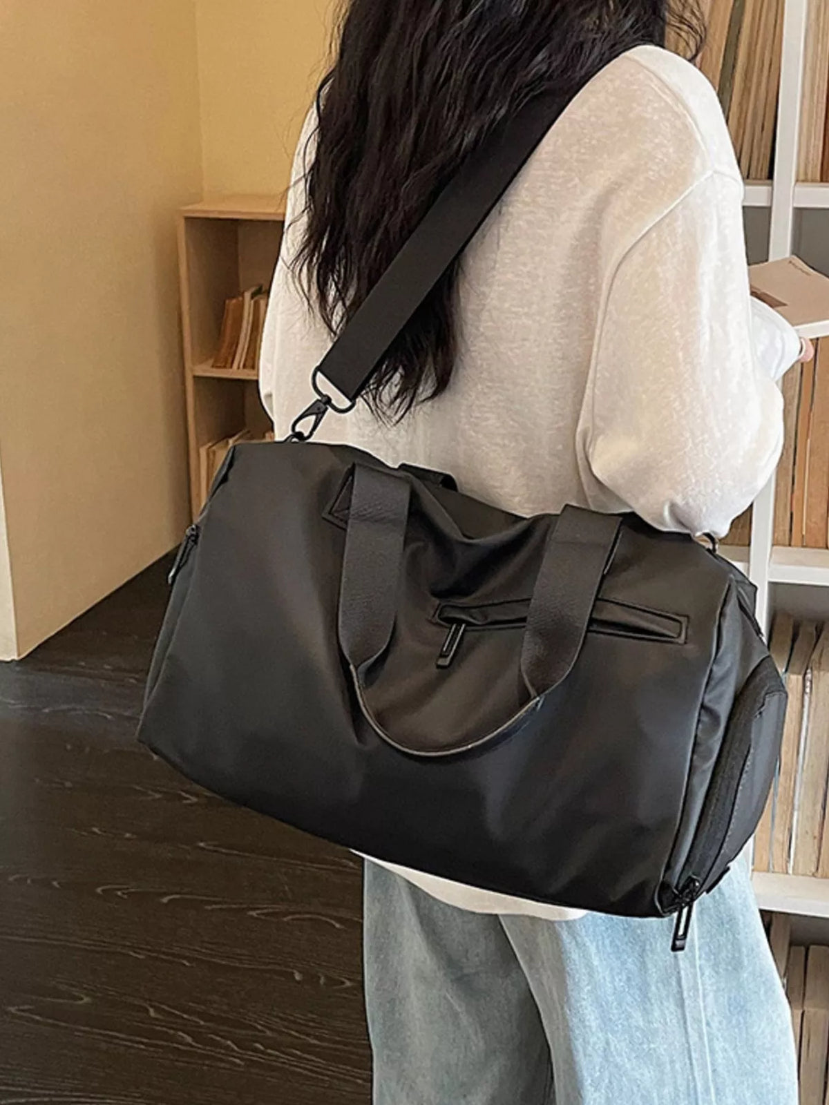 Lightweight Multi-Pocket Travel Bag