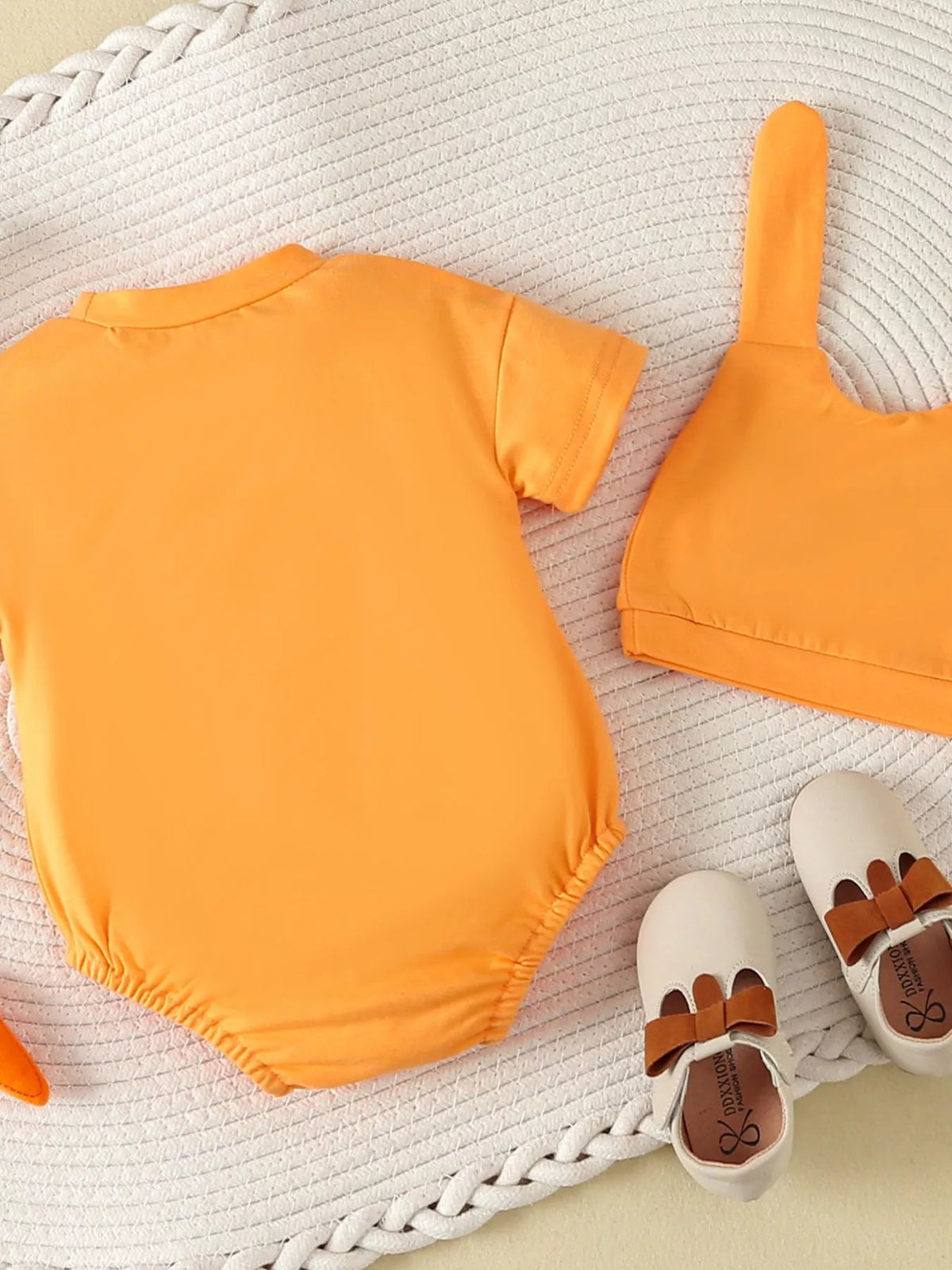 Children's Carrot Embroidered Round Neck One-Piece & Hat Set