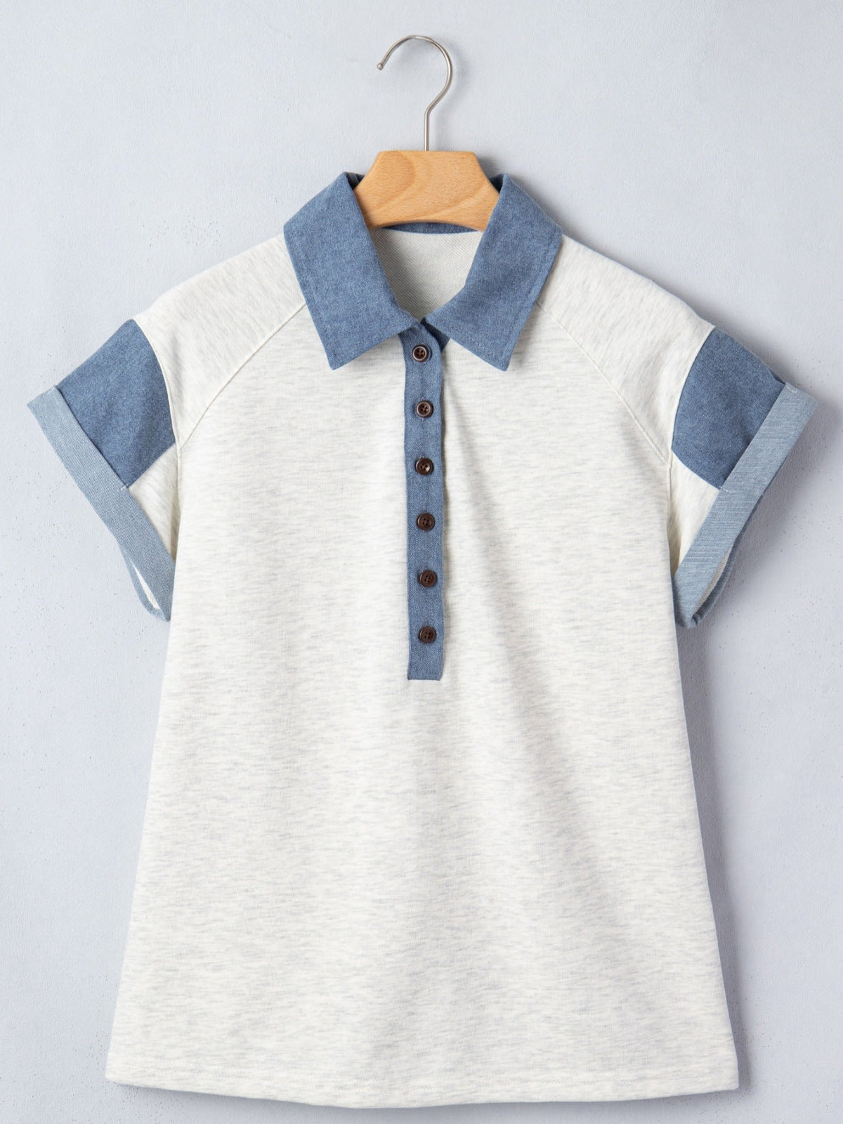 Contrast Trim Button Detail Top
