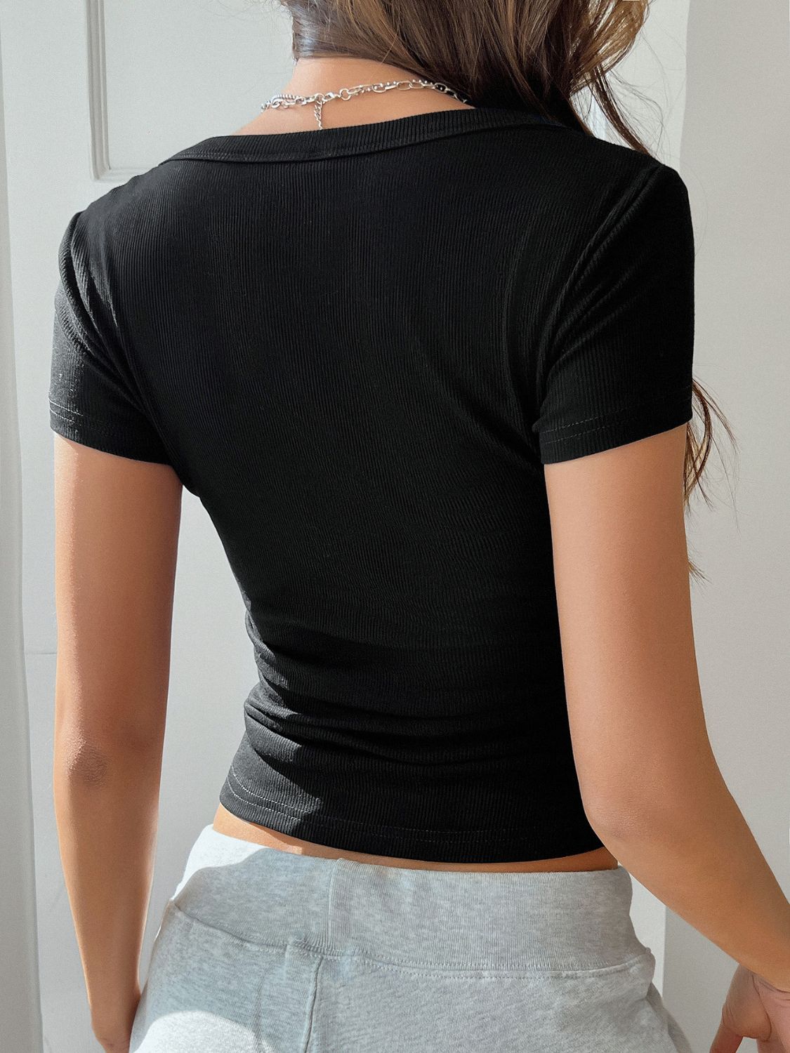 Devine Solid Color Short Sleeve T-Shirt - Ladyez