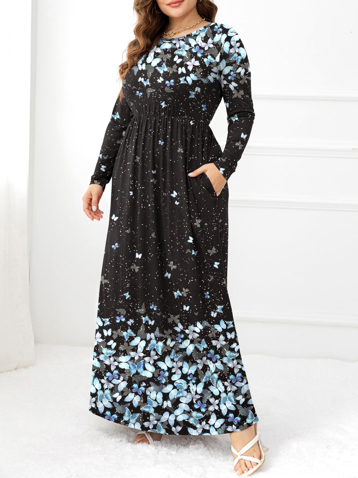 Plus Size Round Neck Maxi Dress with Pockets - Ladyez