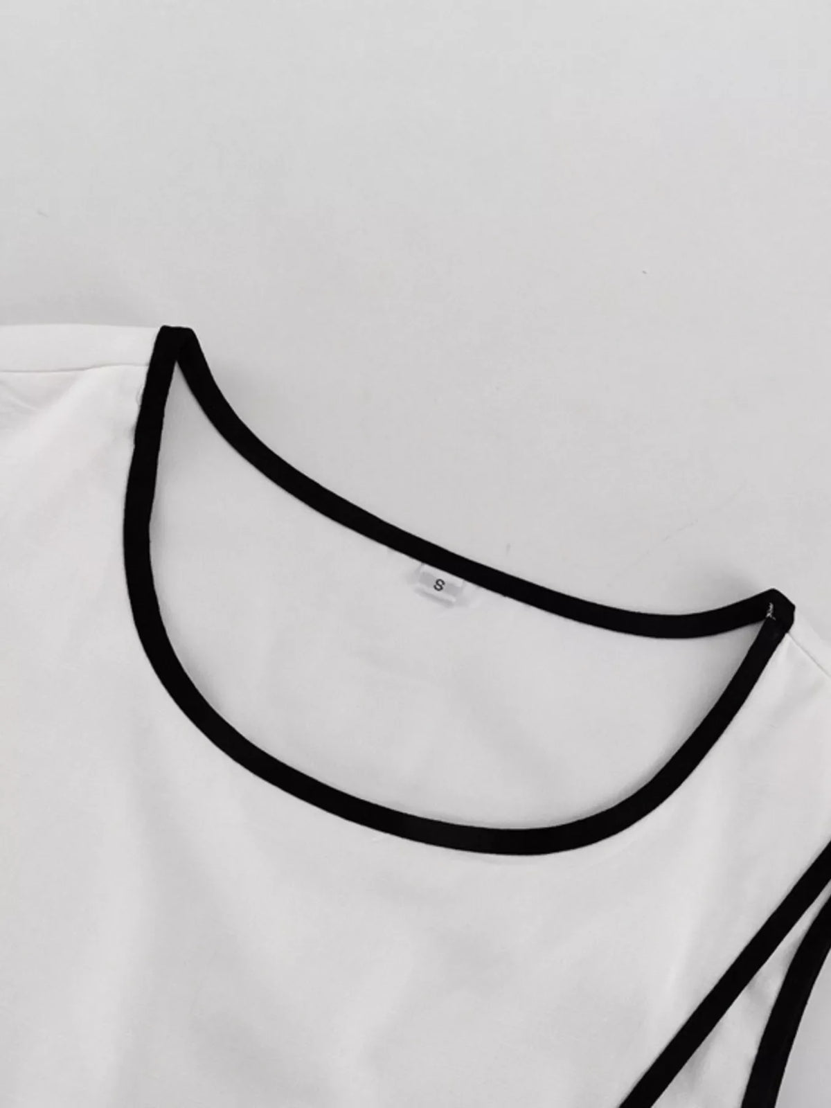 Contrast Trim Sleeveless Top and Wide-Leg Pants Set