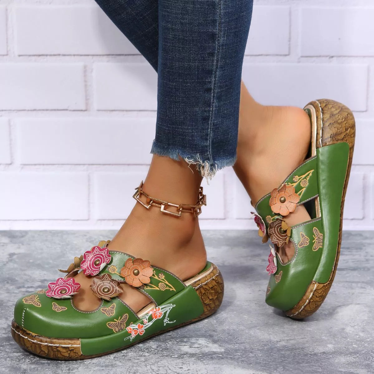 Round Toe Platform Sandals