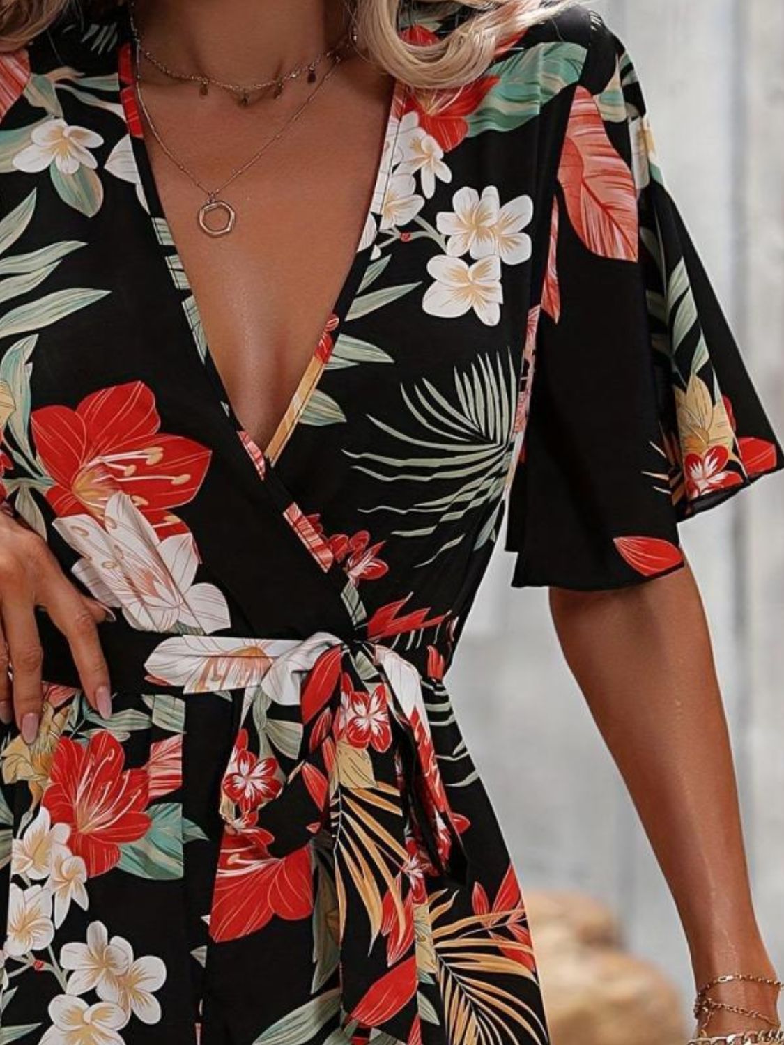 Printed Surplice Half Sleeve Tie Waist Romper - Ladyez