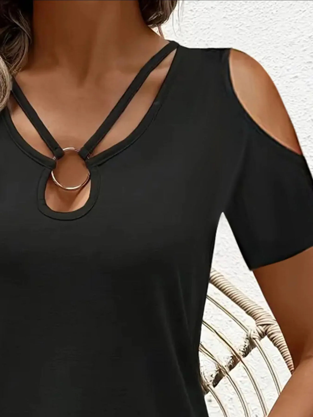Cold Shoulder T-Shirt with Metal Ring Detail - Ladyez