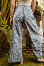 BiBi Floral Texture Wide Leg Jeans - Ladyez