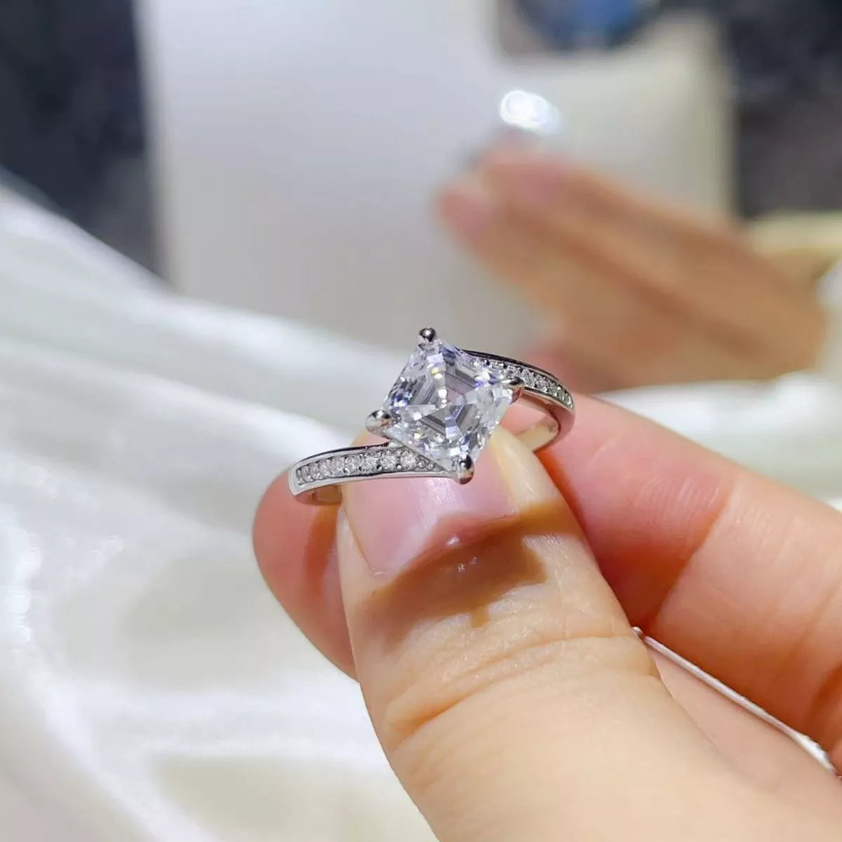 2 Carat Moissanite 925 Sterling Silver Ring