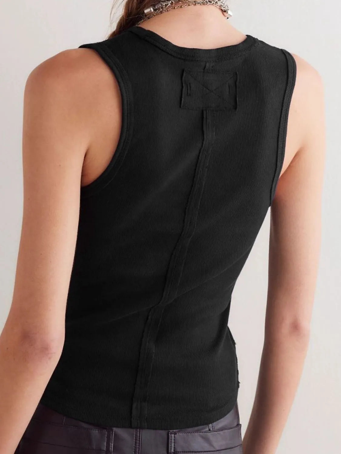 Solid V-Neck Tank - Ladyez