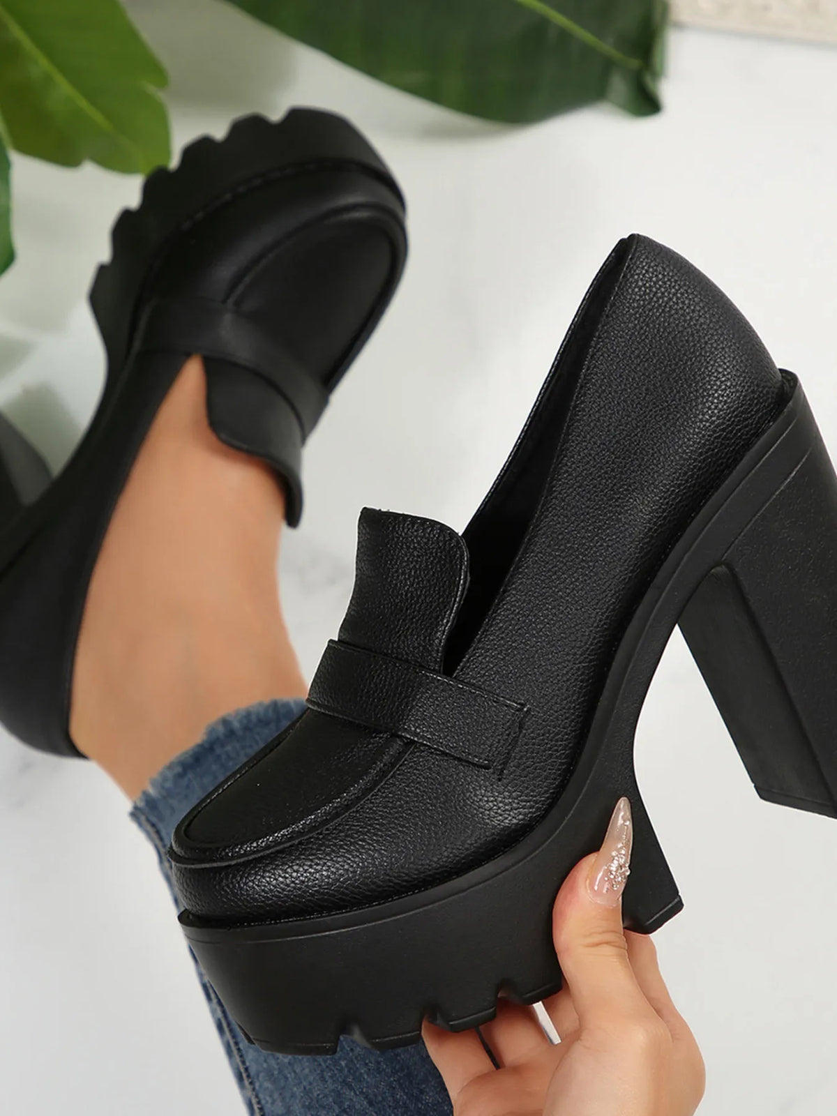 Round Toe Platform Block Heels Pumps - Ladyez