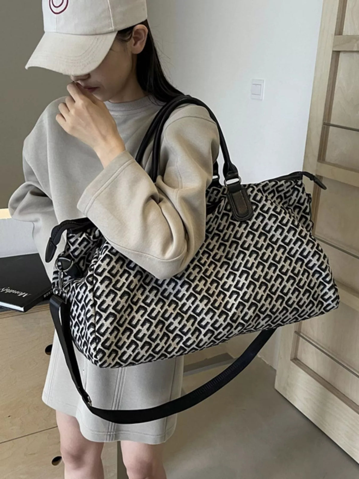 Patterned Large Capacity Travel Bag