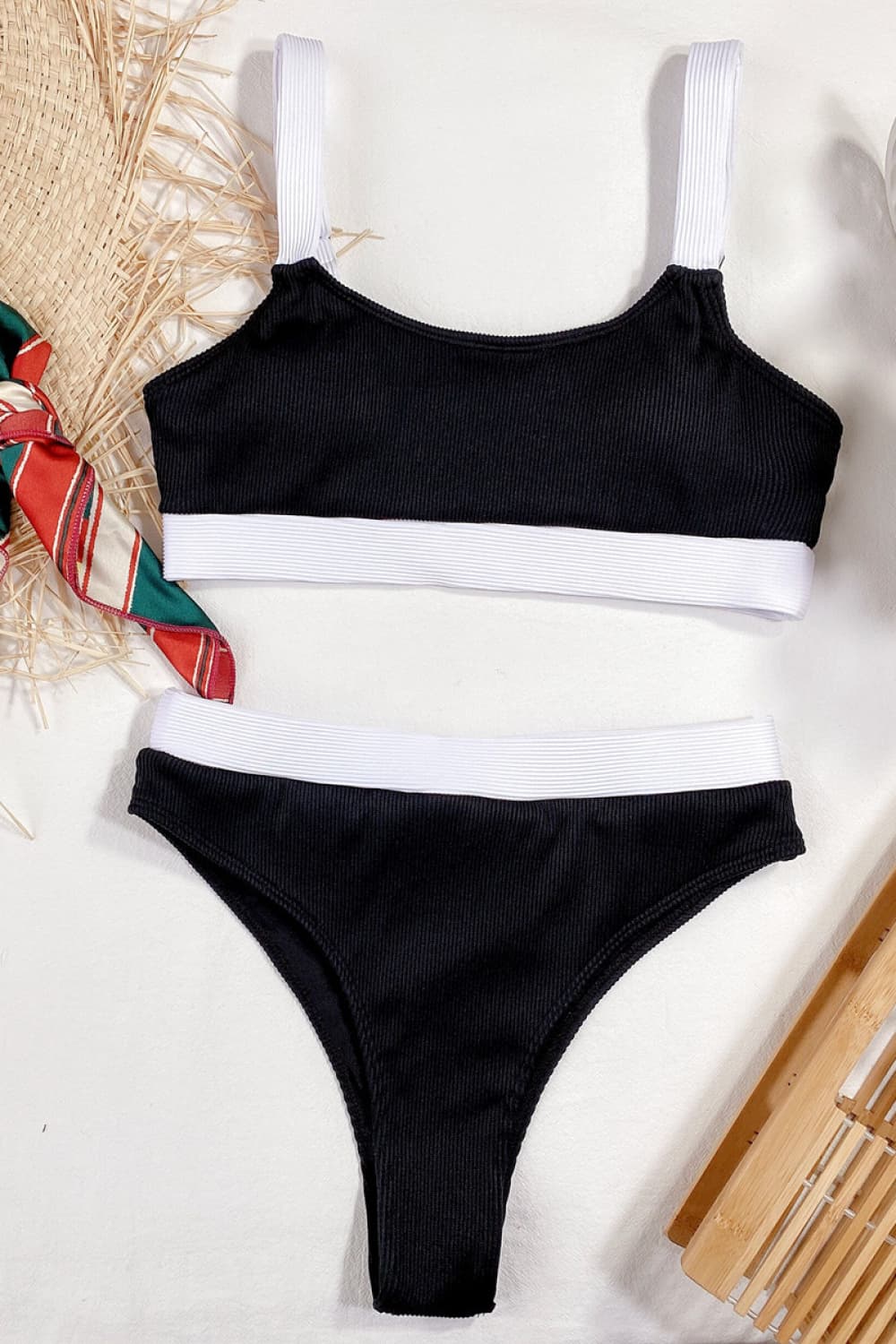 Color Block Scoop Neck Bikini Set - Ladyez