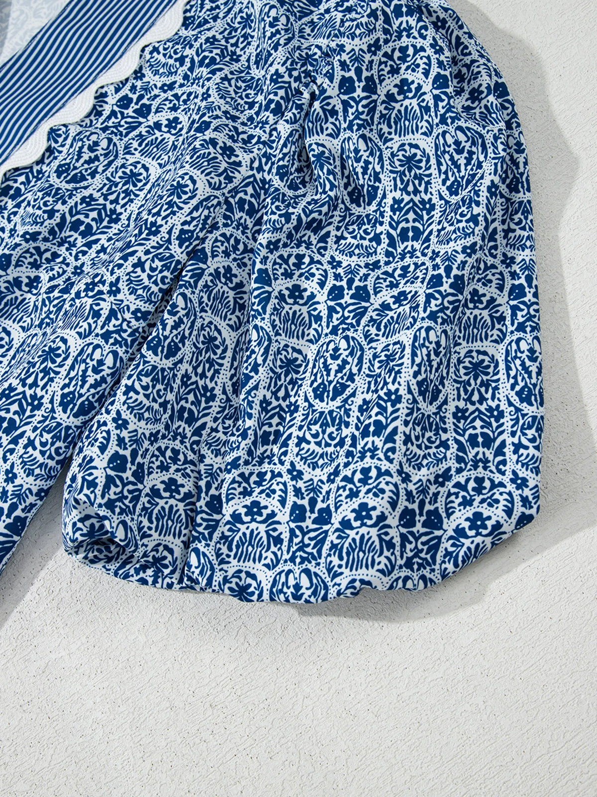 Printed Contrast Ric-Rac Puff Sleeve Top - Ladyez
