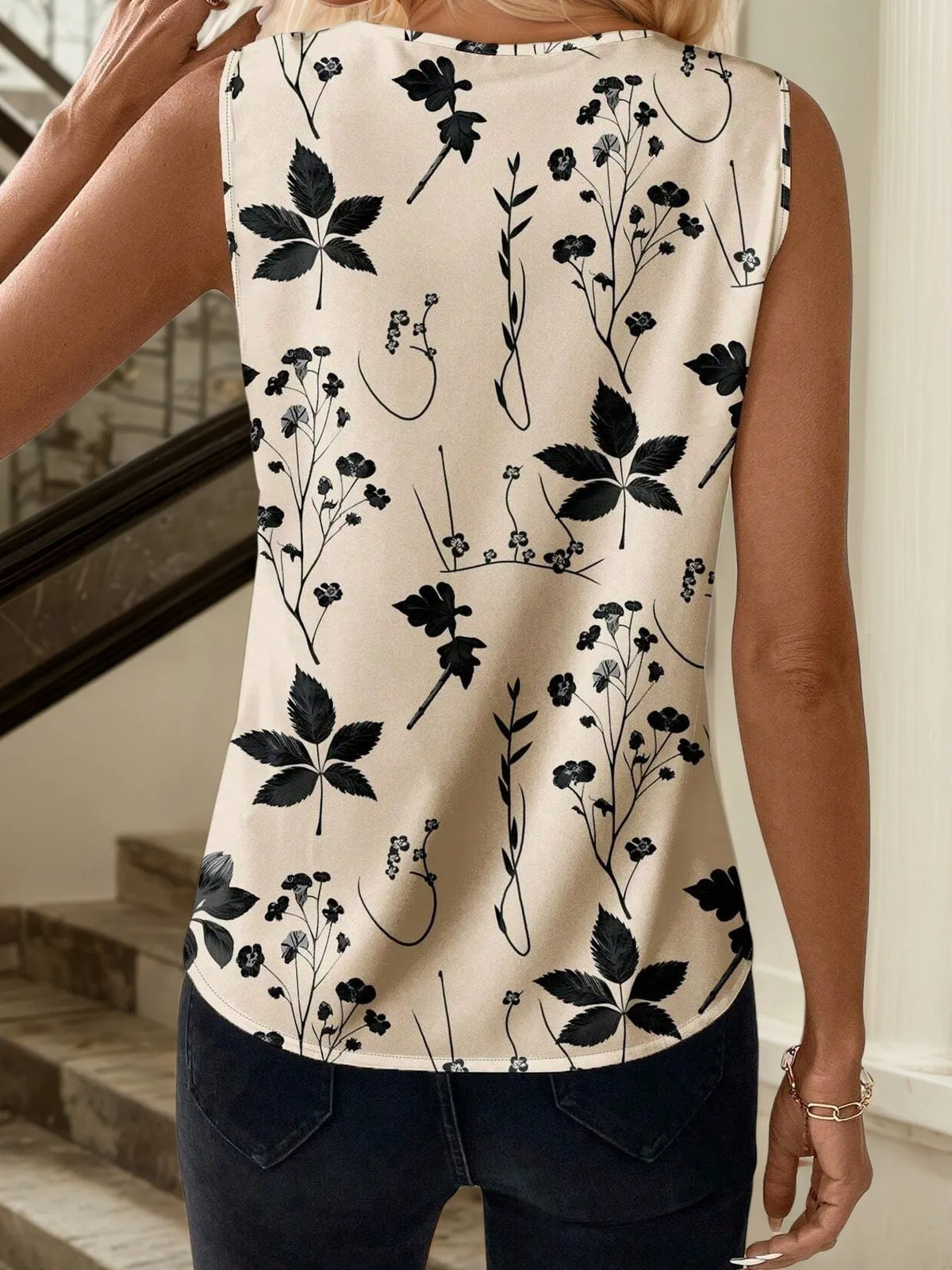 Printed V-Neck Tank - Ladyez