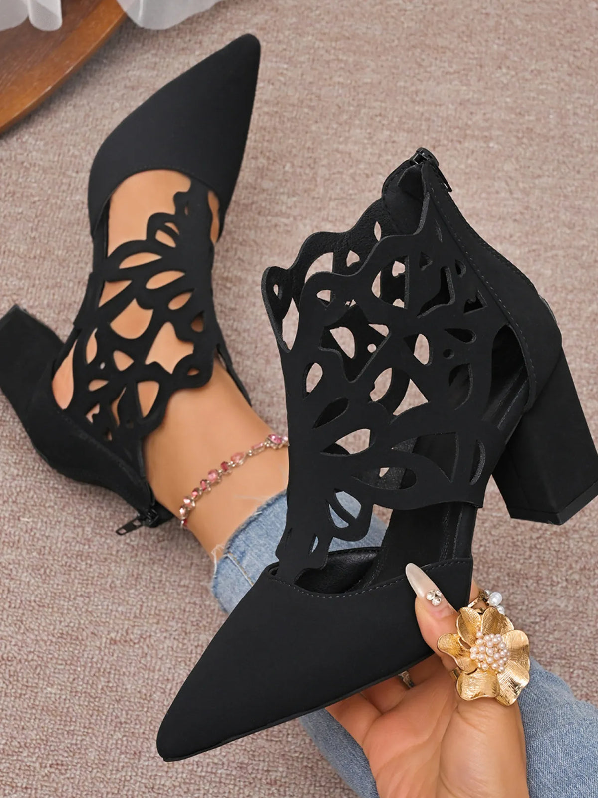 Pointed Toe Cut-Out Block Heel Pumps - Ladyez