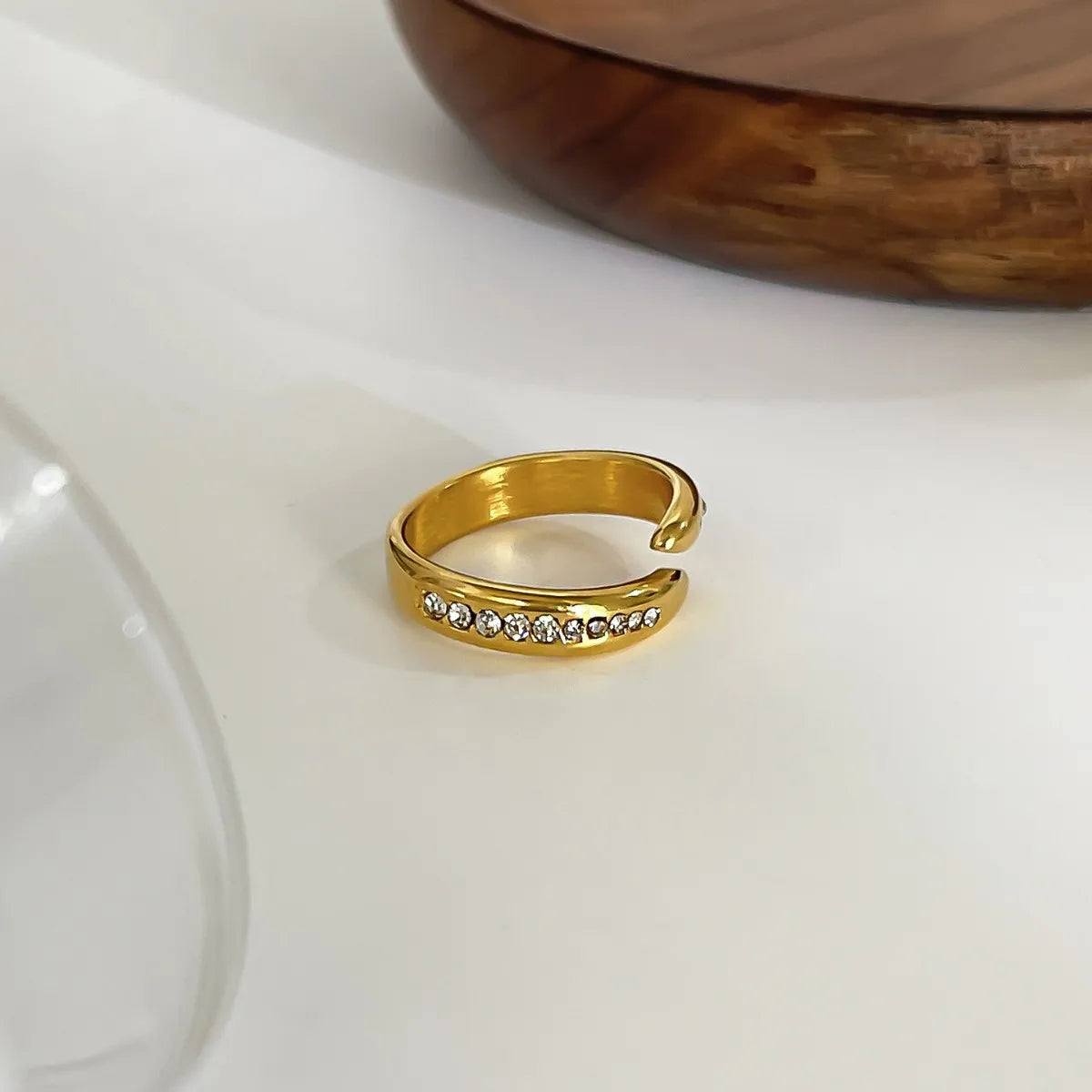 18K Gold-Plated Inlaid Rhinestone Twisted Ring - Ladyez