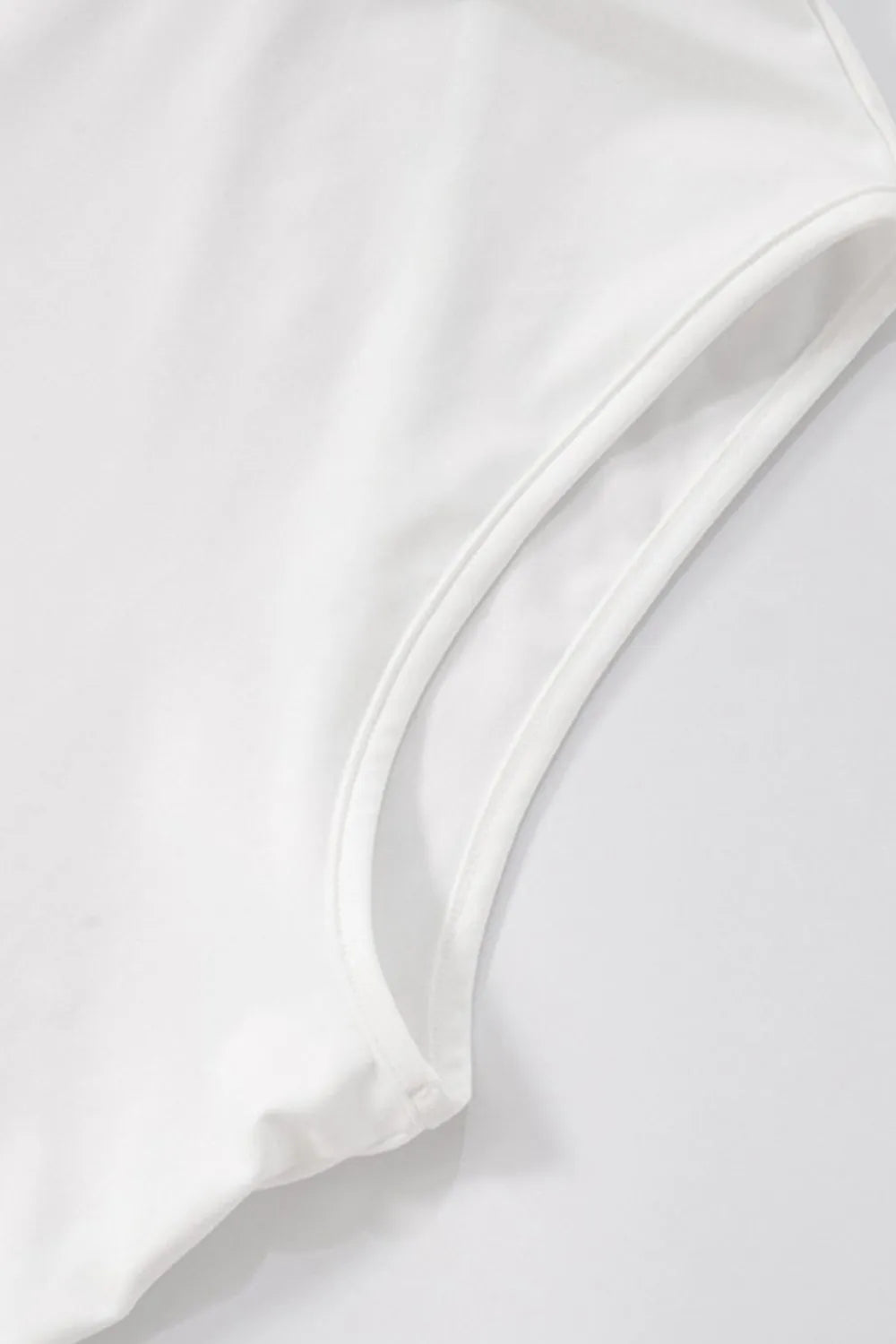 Turtleneck Cropped Backless Tank Top - Ladyez