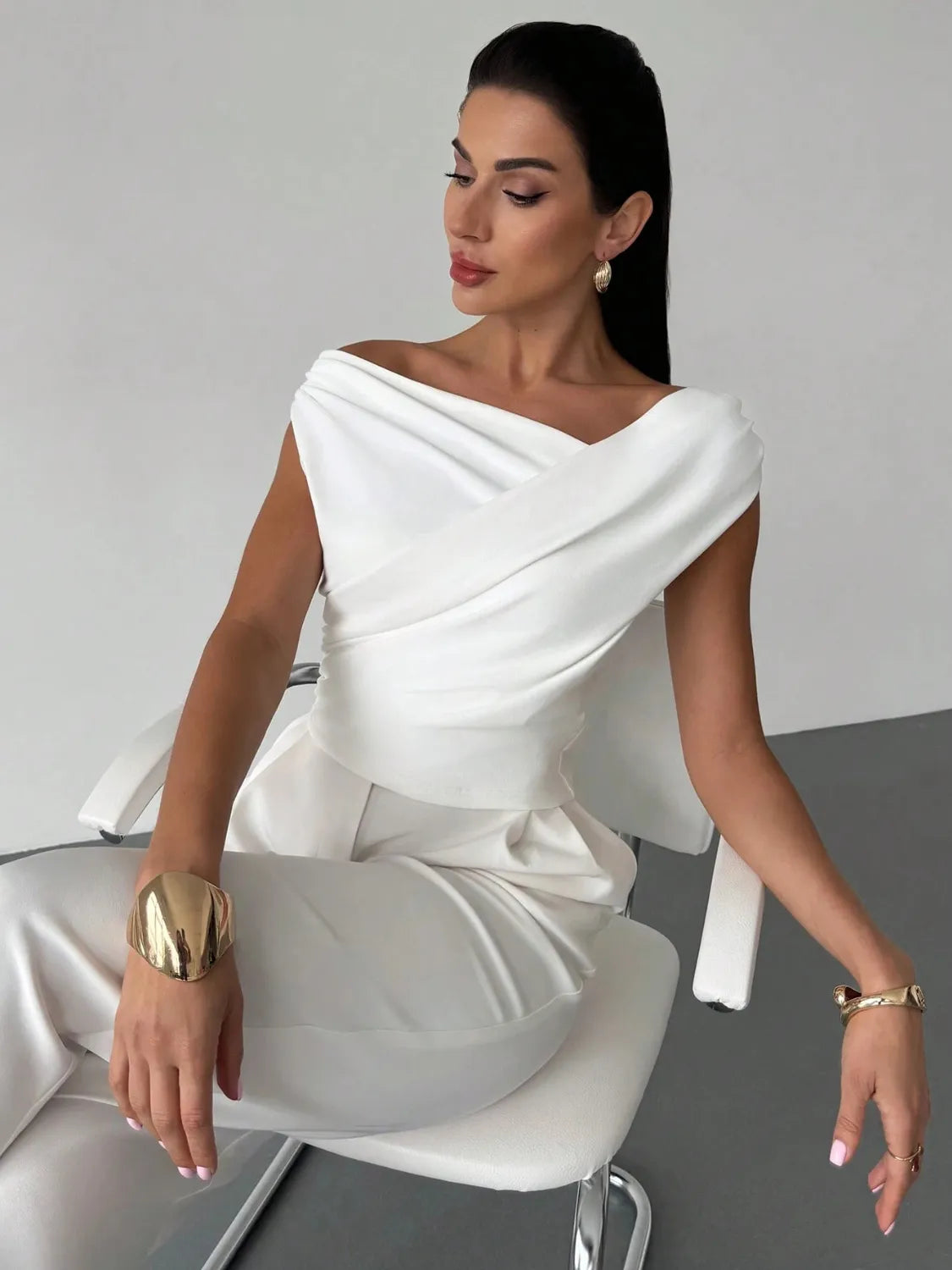 Asymmetrical Ruched Short Sleeve Top - Ladyez