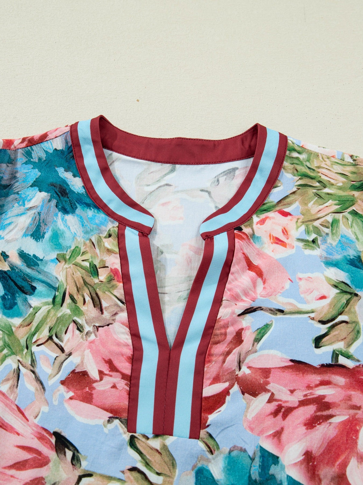 Contrast Trim V Neck Cuffed Bracelet Sleeve Floral Blouse