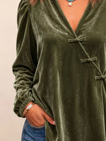Chinese-Style Knot Buttons Velvet Blouse